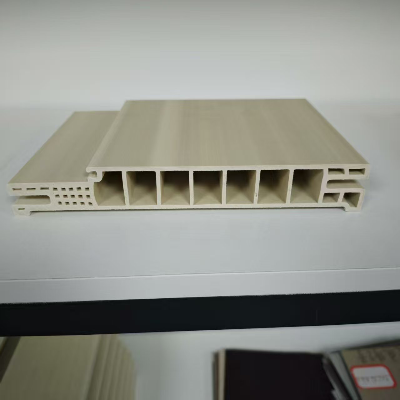 100/140/180/220 mm zárubňa WPC typu A pre panel 40 mm/45 mm